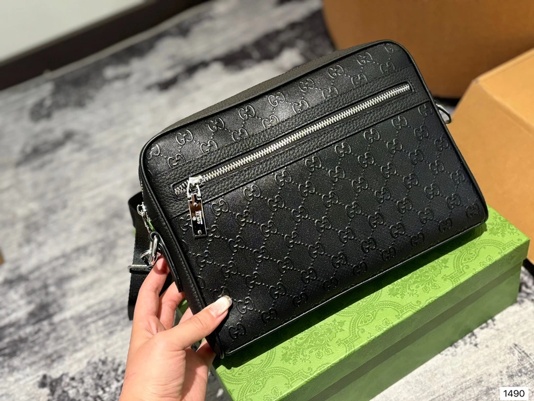 Shoulder Bags — 8f2ba4bb