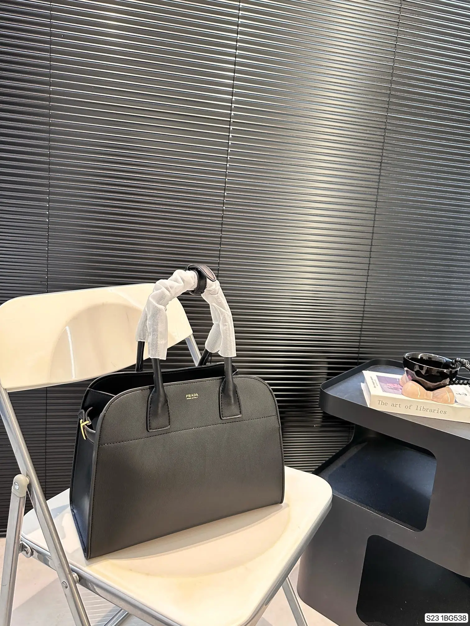 Prada Bag — 2c68a335