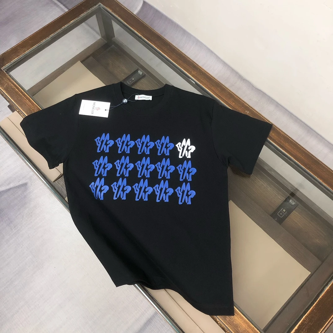 Moncler T-Shirt — e3bcd6d9