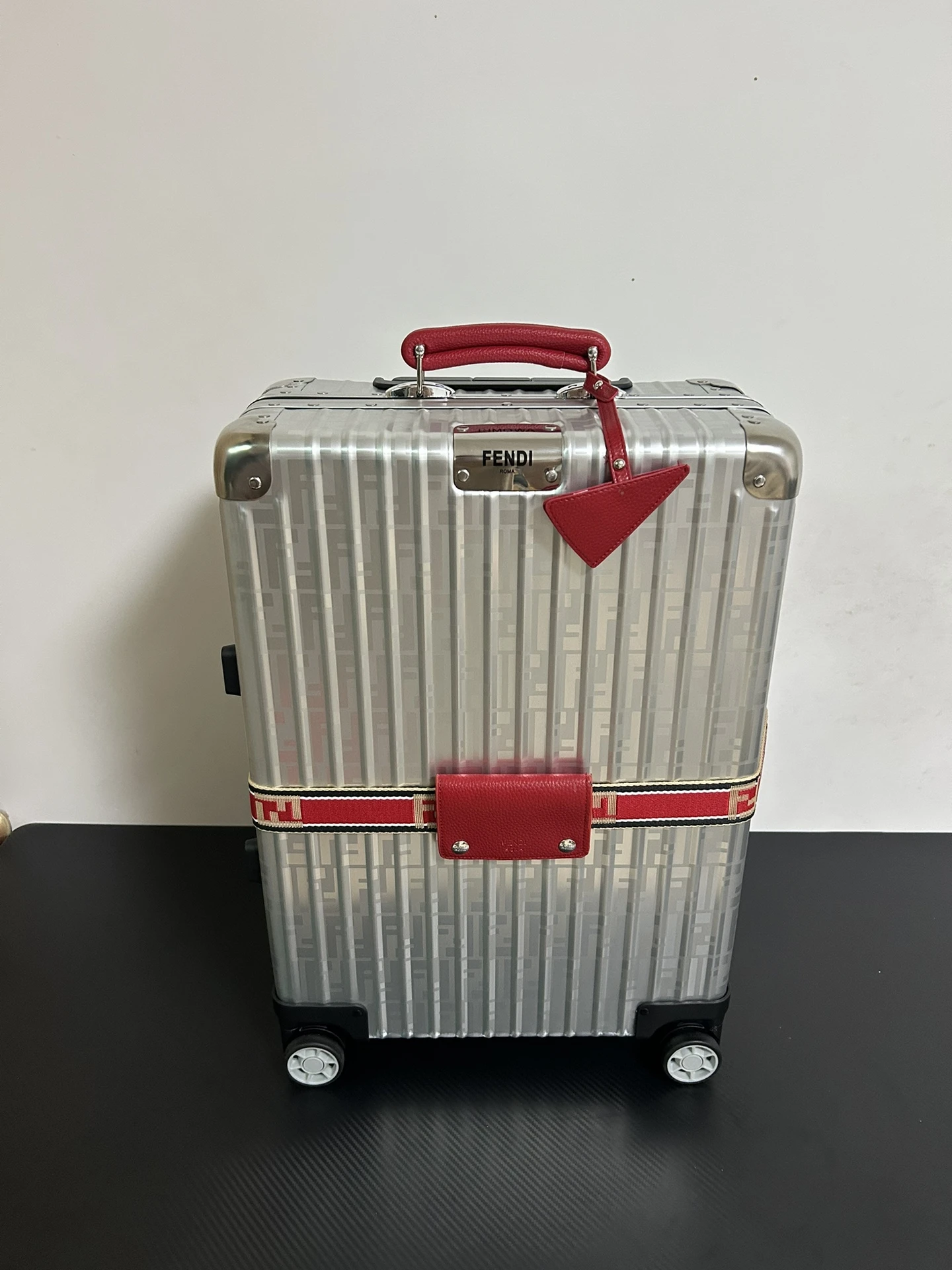 Luggage — c2471952