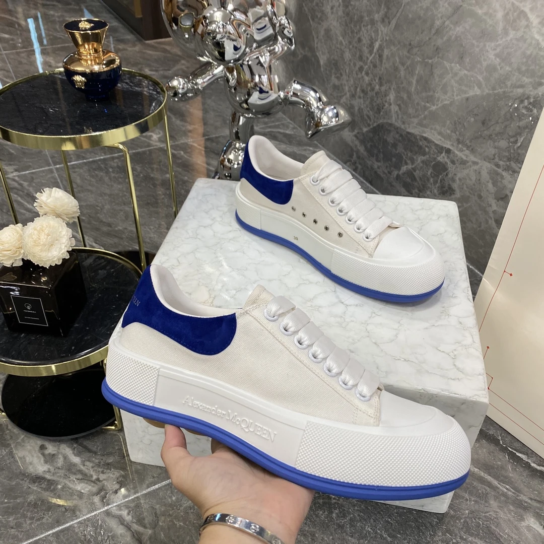 Alexander McQueen Sneakers — 62272063