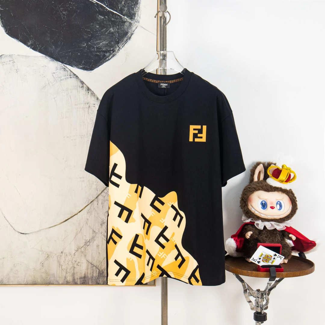 Fendi T-Shirt — f9cceac6