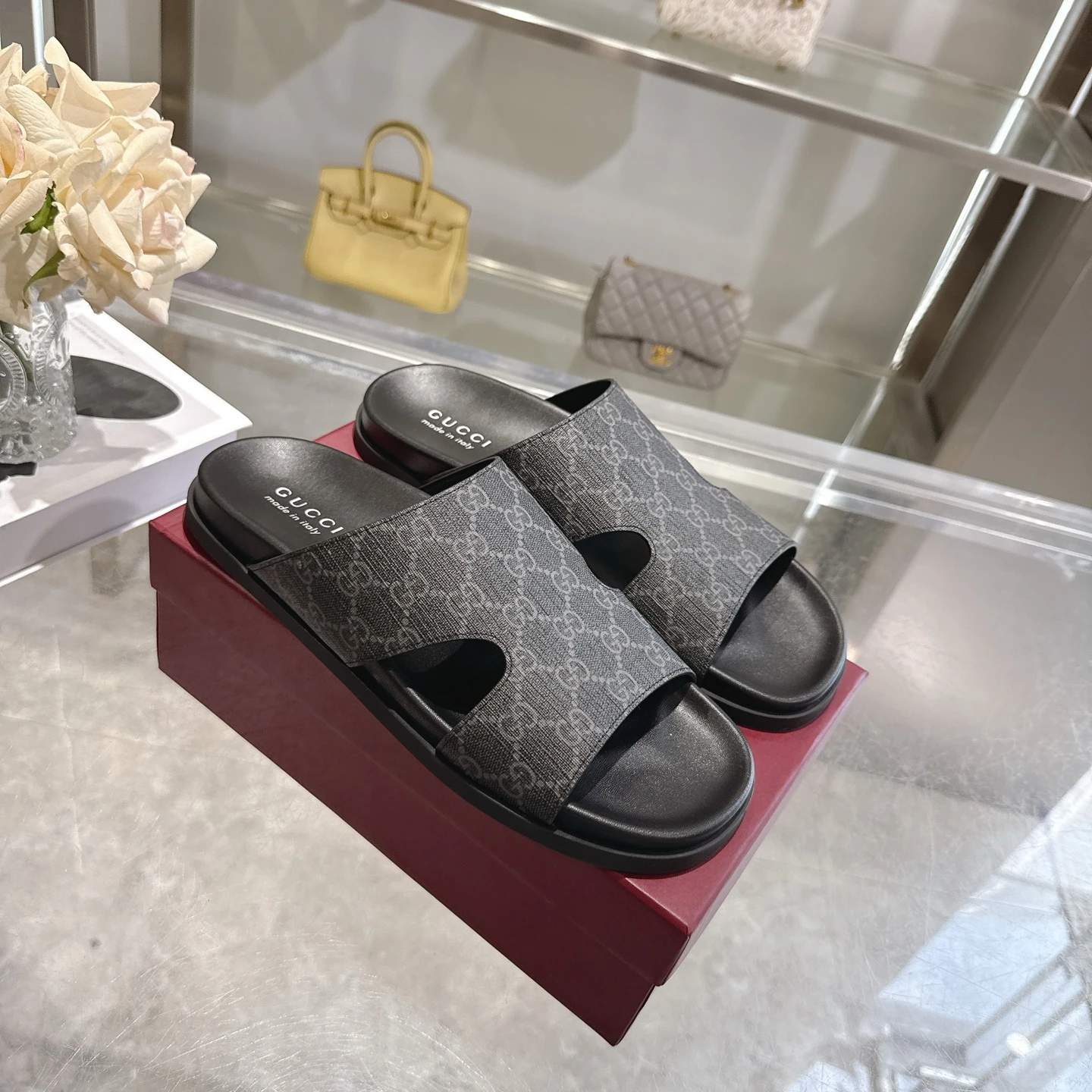 Slippers — 6d178d38