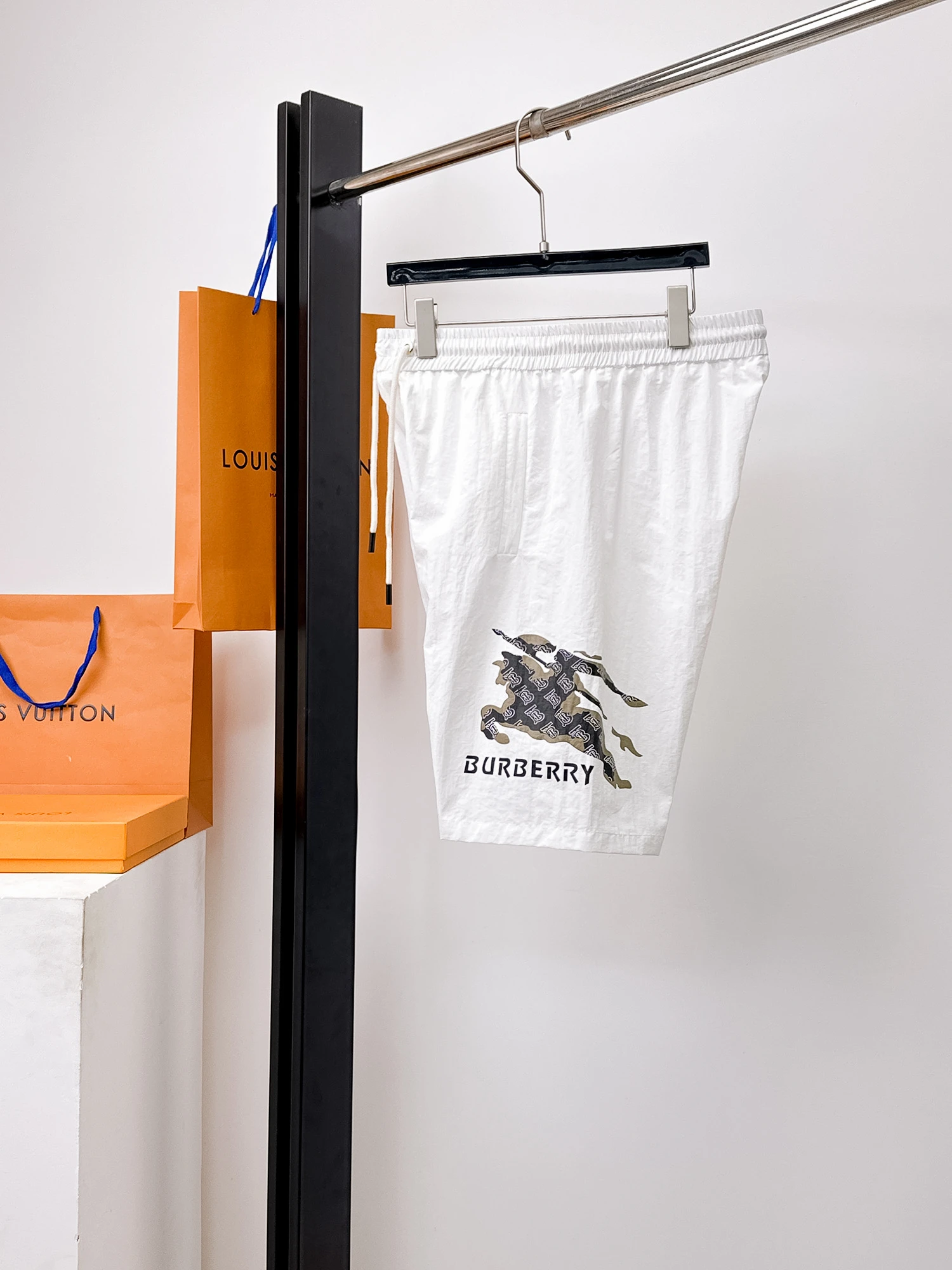 Burberry Shorts — 075099ad