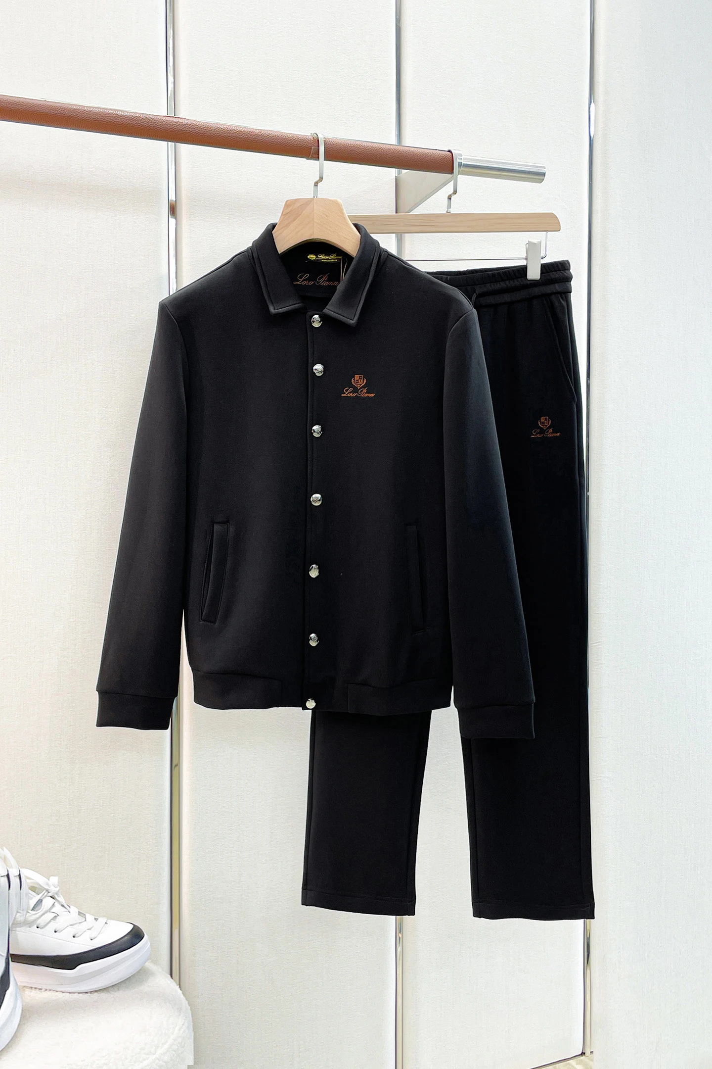 Loro Piana Clothing — ee455d31