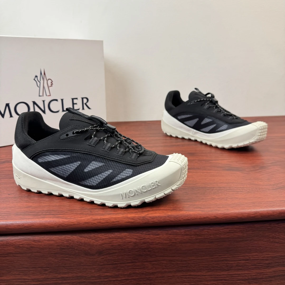 Moncler Sneakers — 376d78da