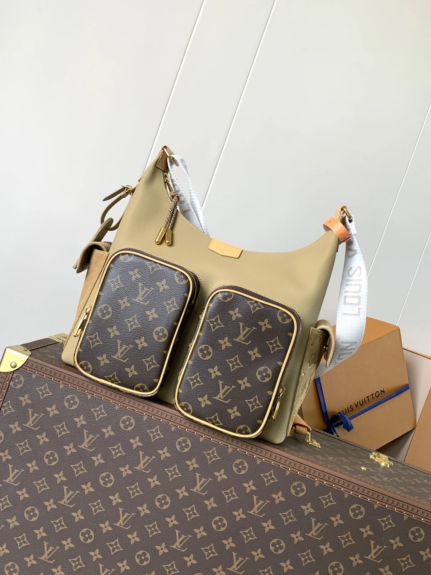 Louis Vuitton Bag — 8dffa2e1