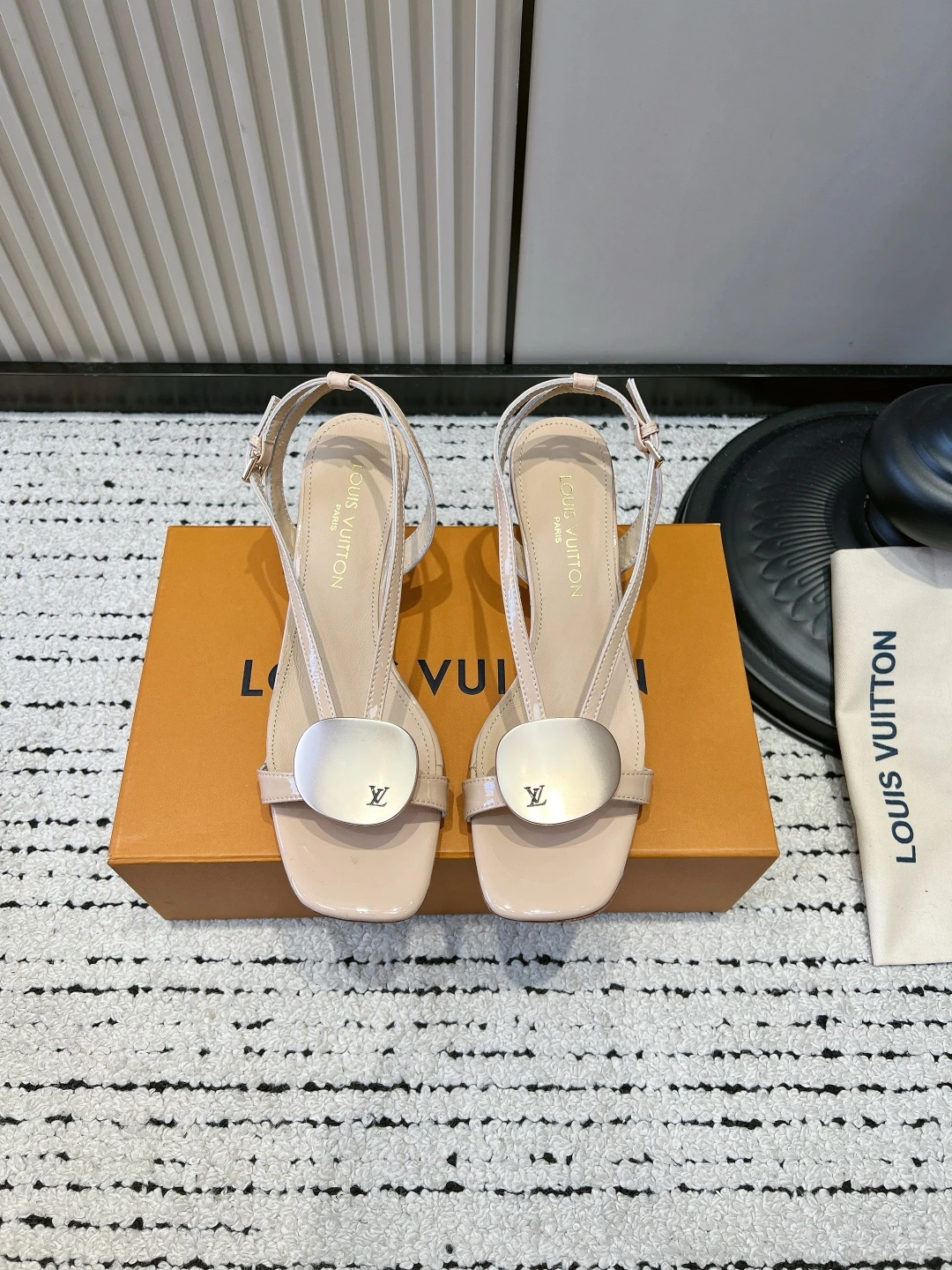 Louis Vuitton Sandals — 27acb9c2