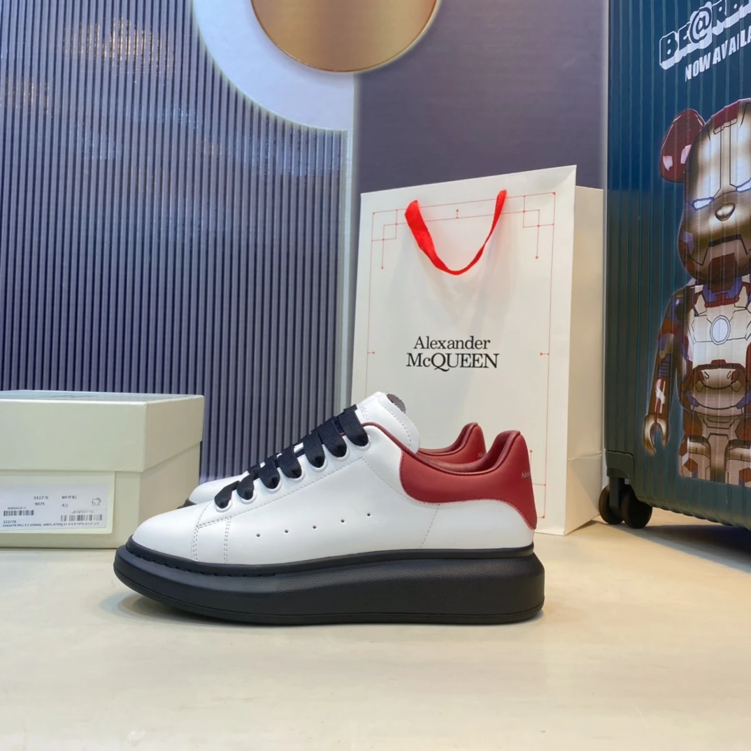 Alexander McQueen Sneakers — d21cf6a1