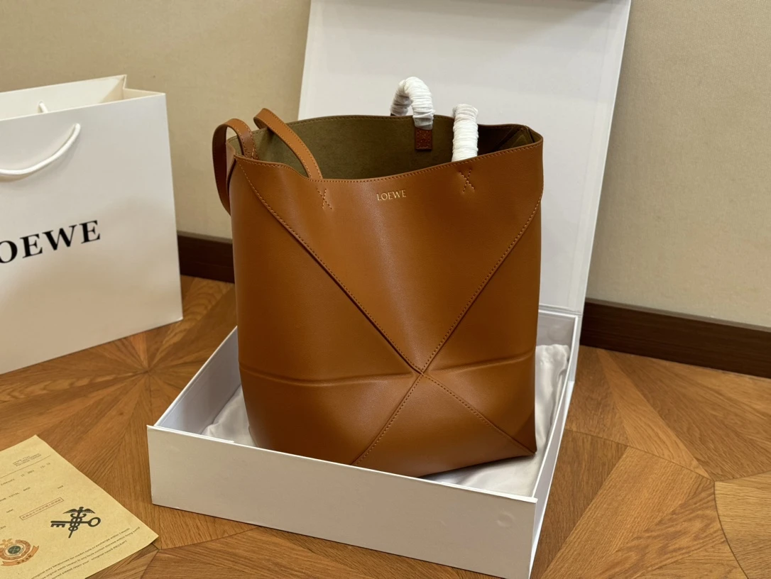 Loewe Handbags — 33ab5d70