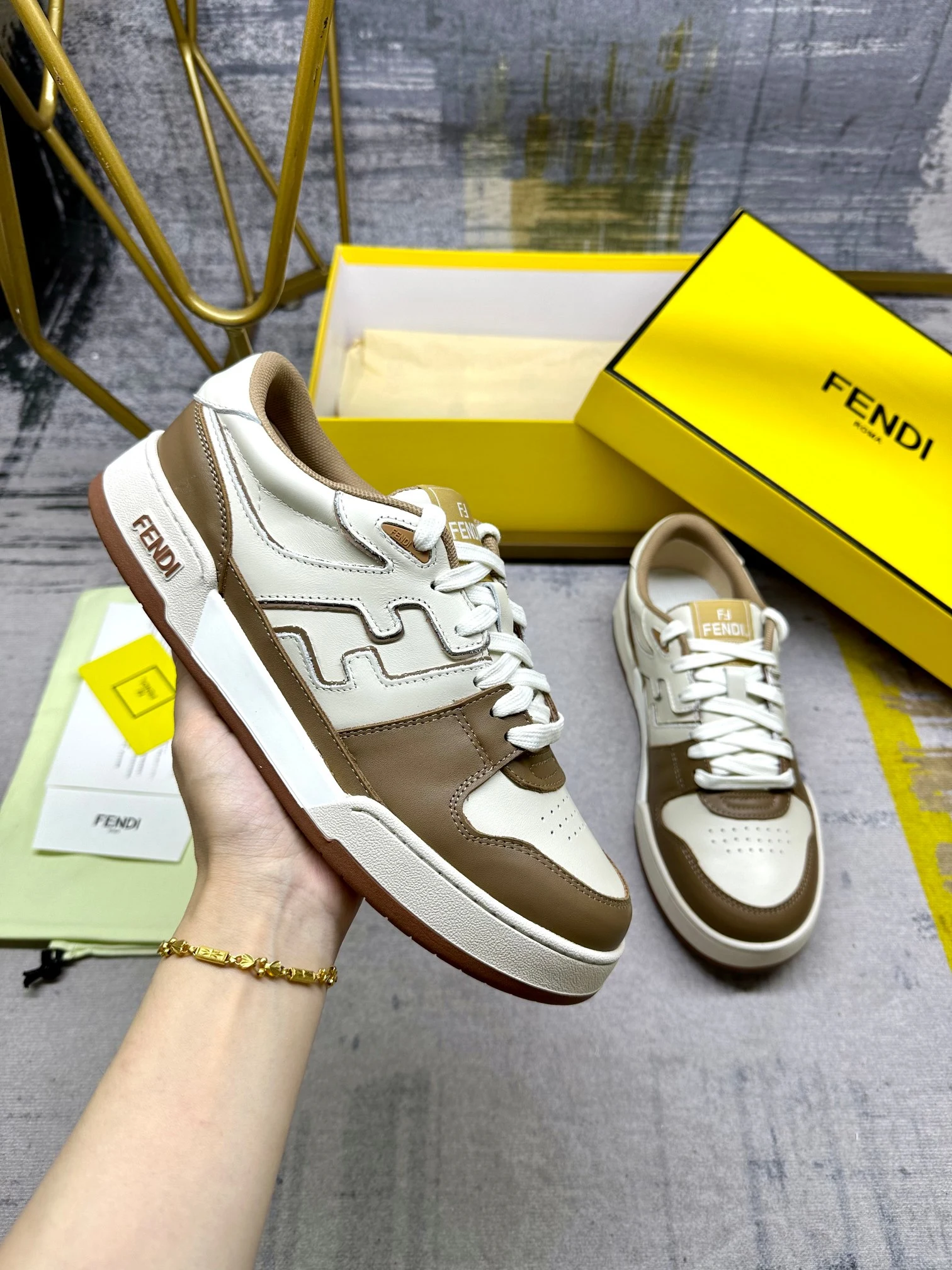 Fendi Sneakers — 2bb036ea