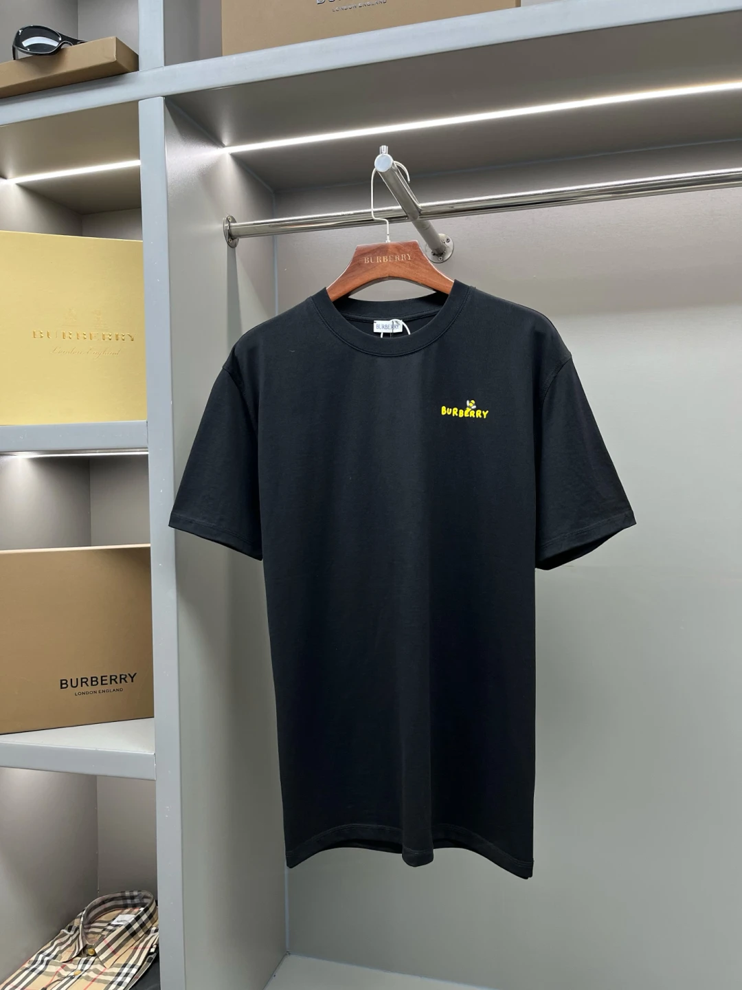 Burberry T-Shirt — d6fa3ab8