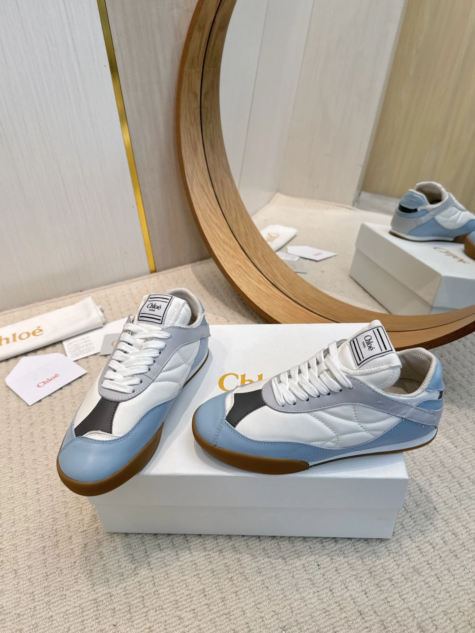 Sneakers — e74b6987