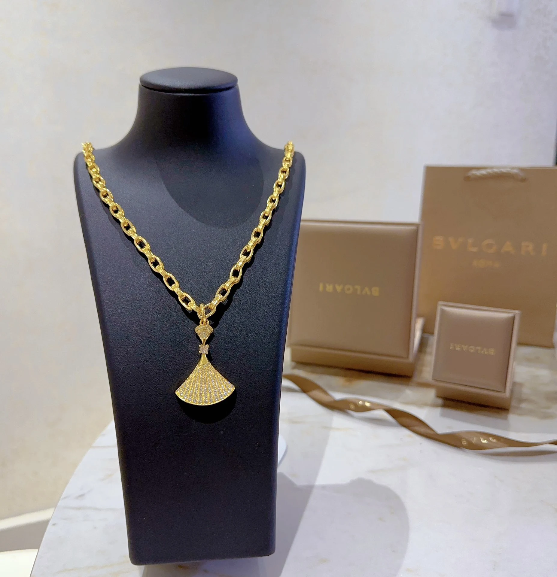 Bvlgari Jewellery — cdb67945