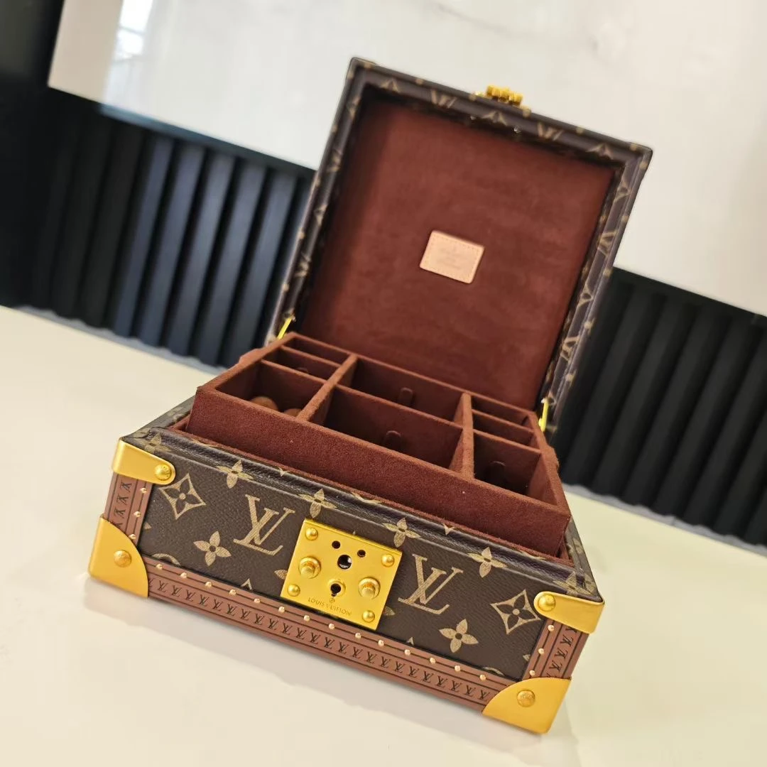 Luggage — 2808276b