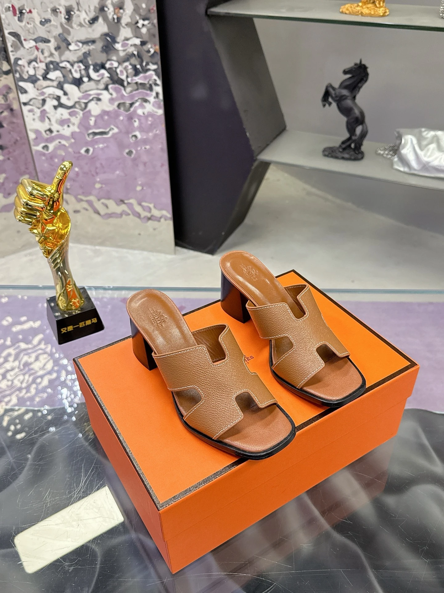 Hermès Slippers — 8a7f80de