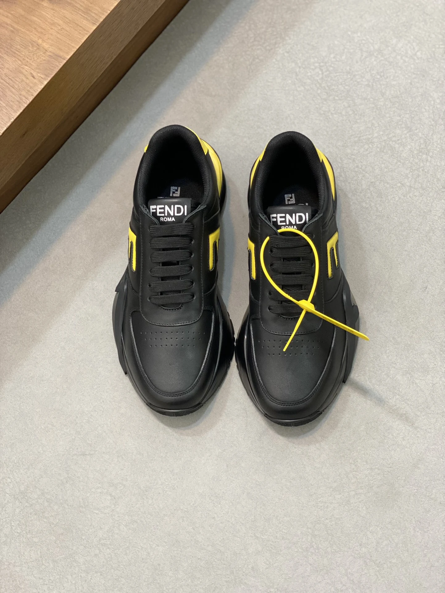 Fendi Sneakers — ffc16a8e