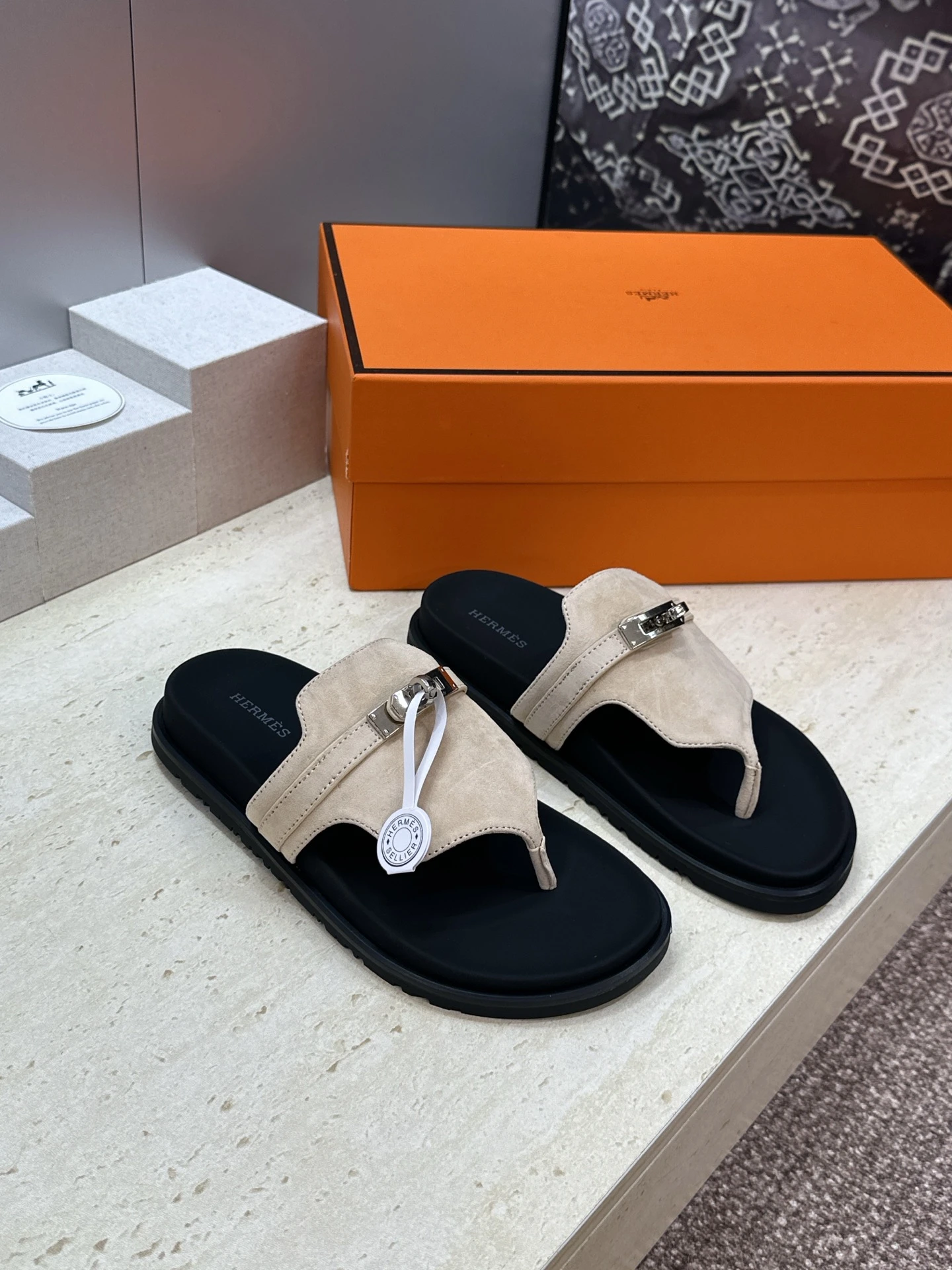 Hermès Slippers — b2a6e3bb
