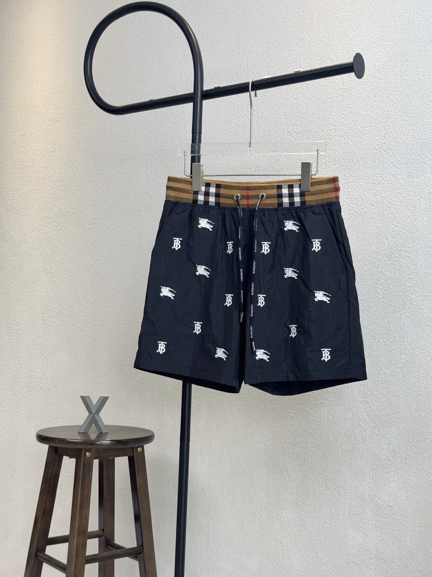 Burberry Shorts — 01ca5184