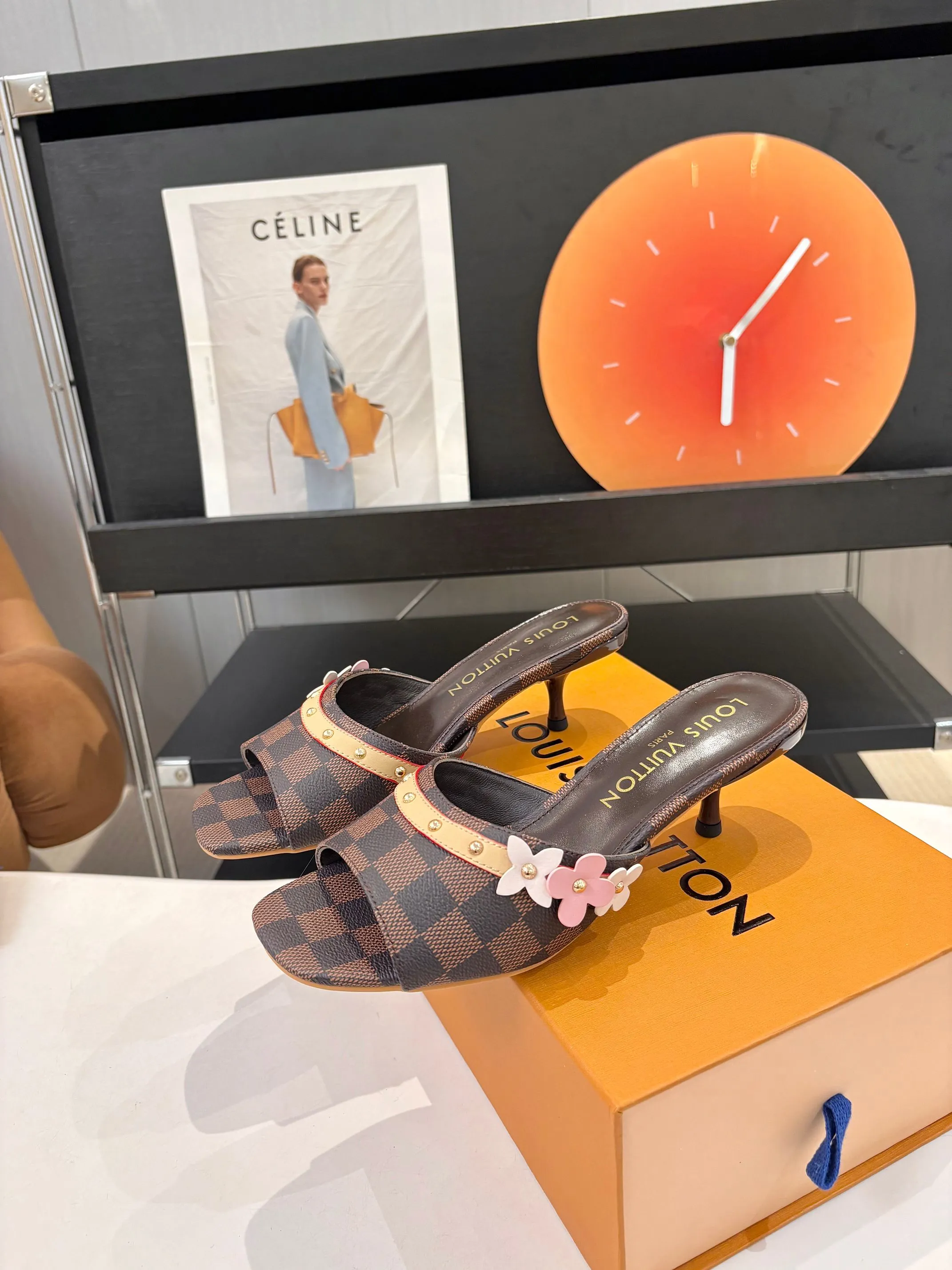 Louis Vuitton Slippers — a539e5ee