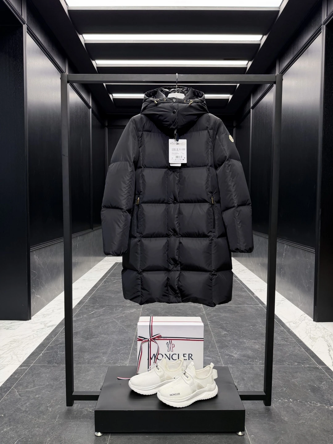 Moncler Down Jackets — e61f947f