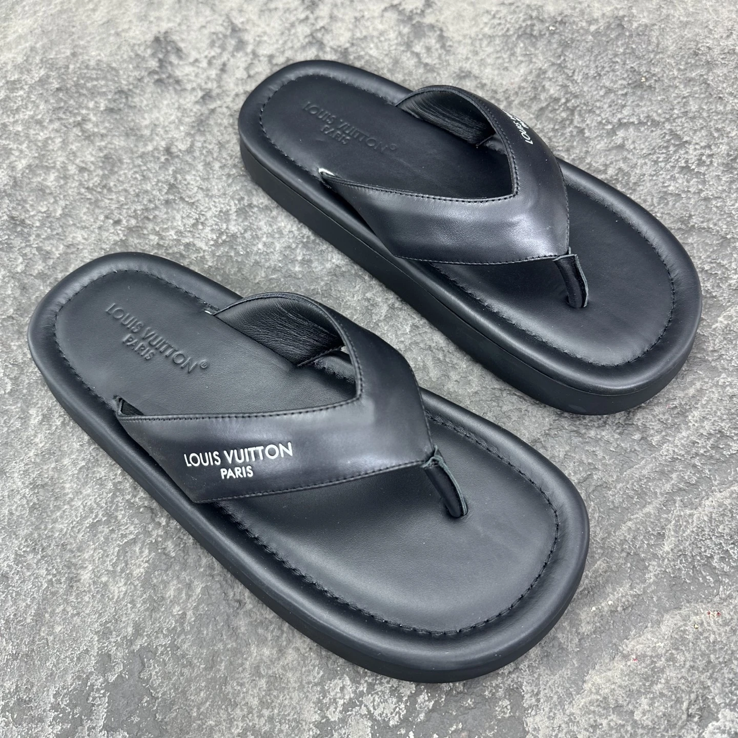 Louis Vuitton Sandals — e6a4a73d