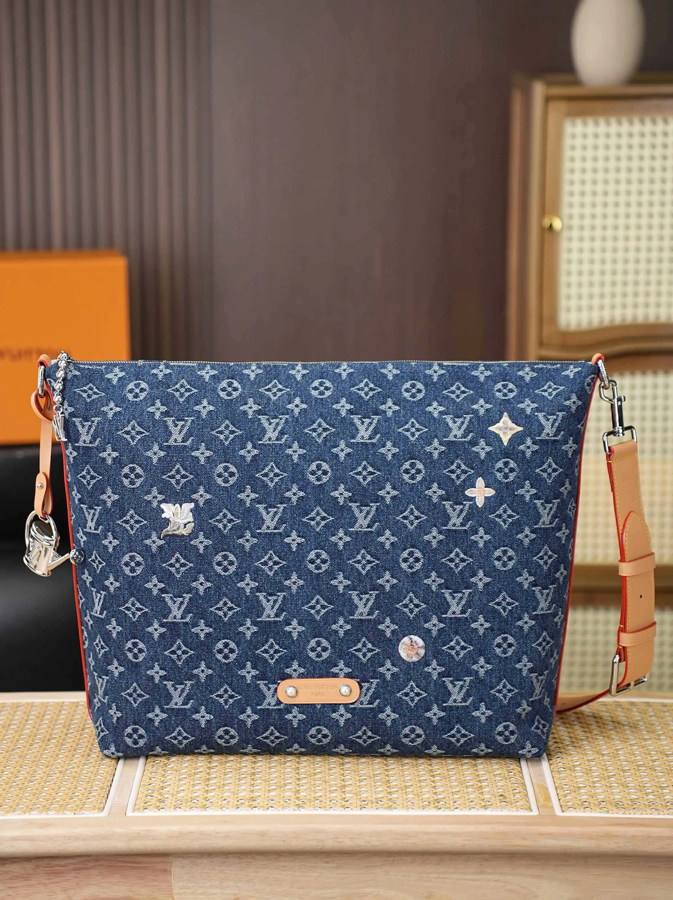 Louis Vuitton Bag — ce748706