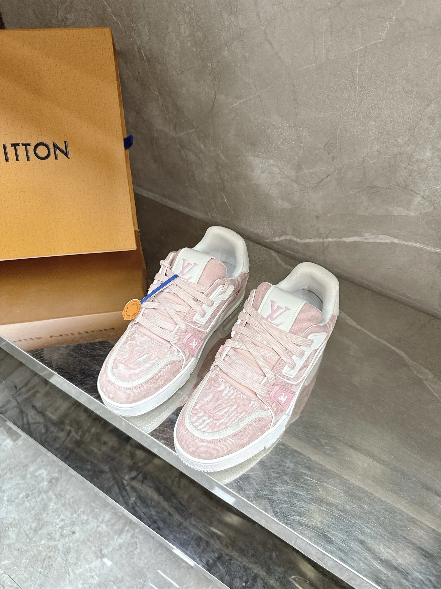 Louis Vuitton Sneakers — feaa10d7