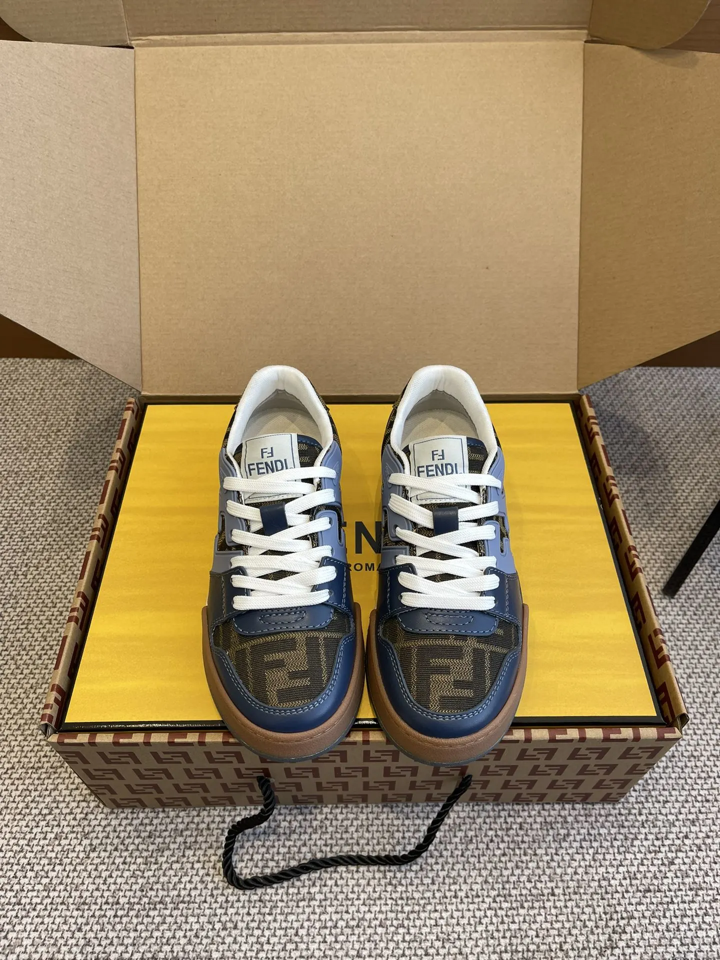 Fendi Sneakers — dc1a2269
