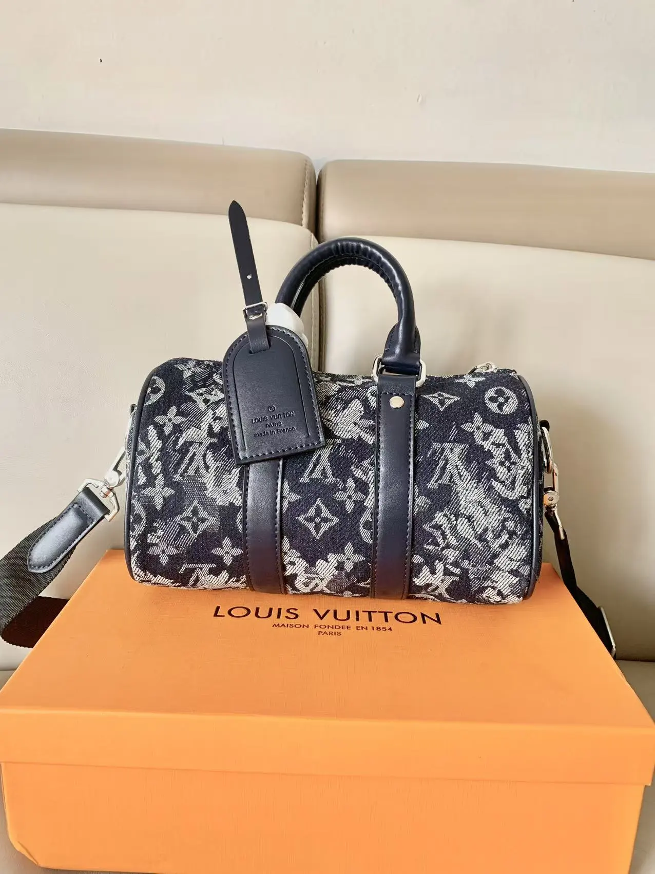 Louis Vuitton Bag — 0e75b25a
