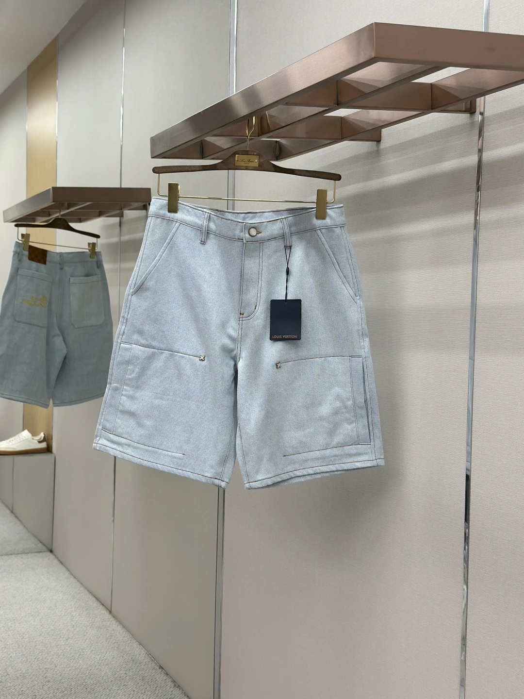 Louis Vuitton Shorts — 358ed840