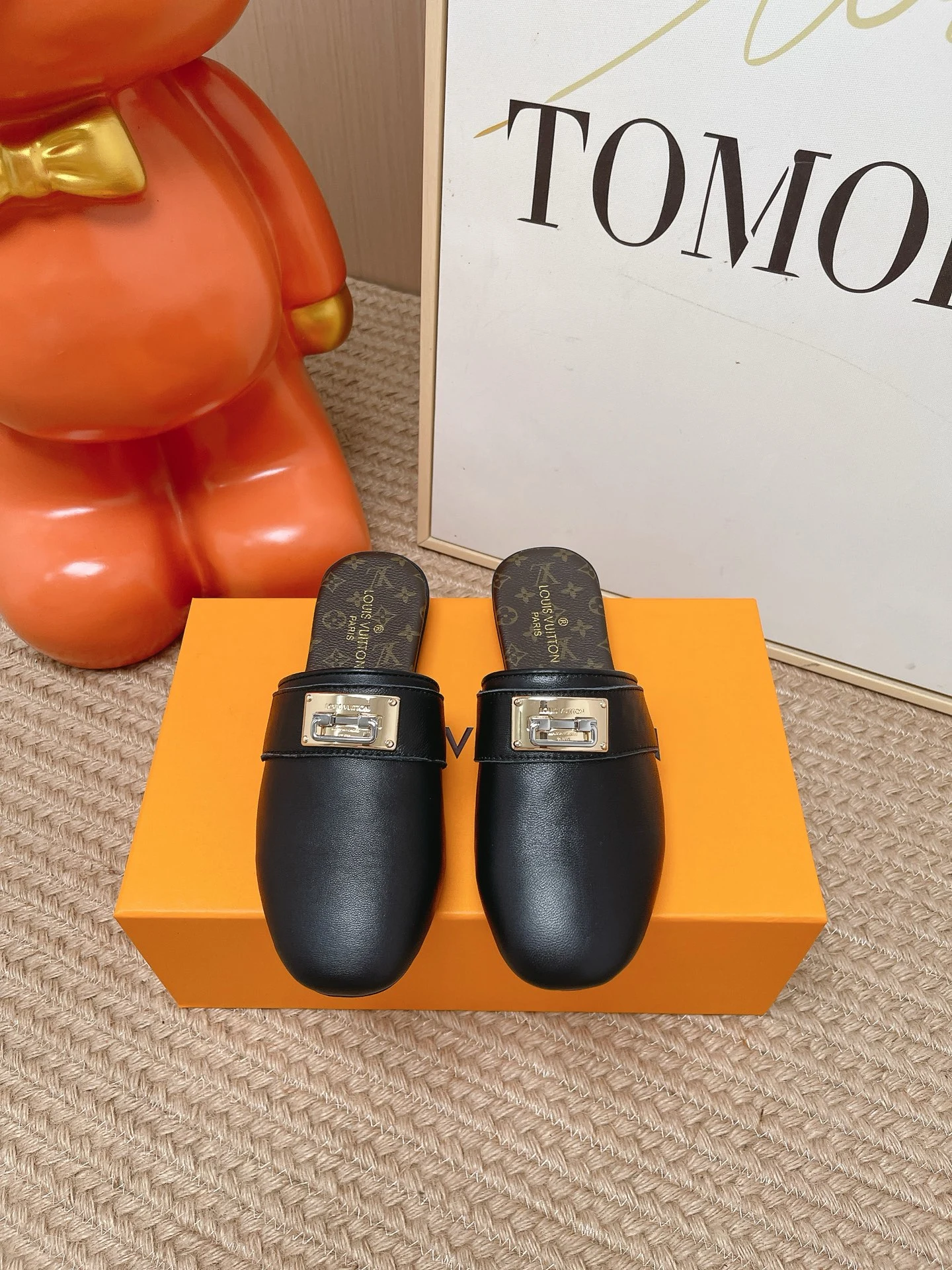 Louis Vuitton Slippers — bbad0dce