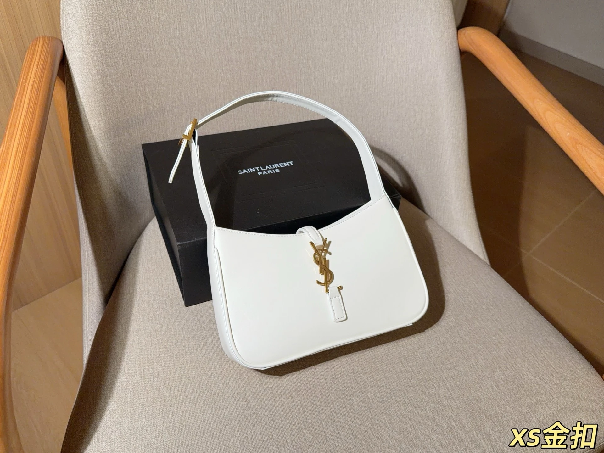 Saint Laurent Bag — 64f64605