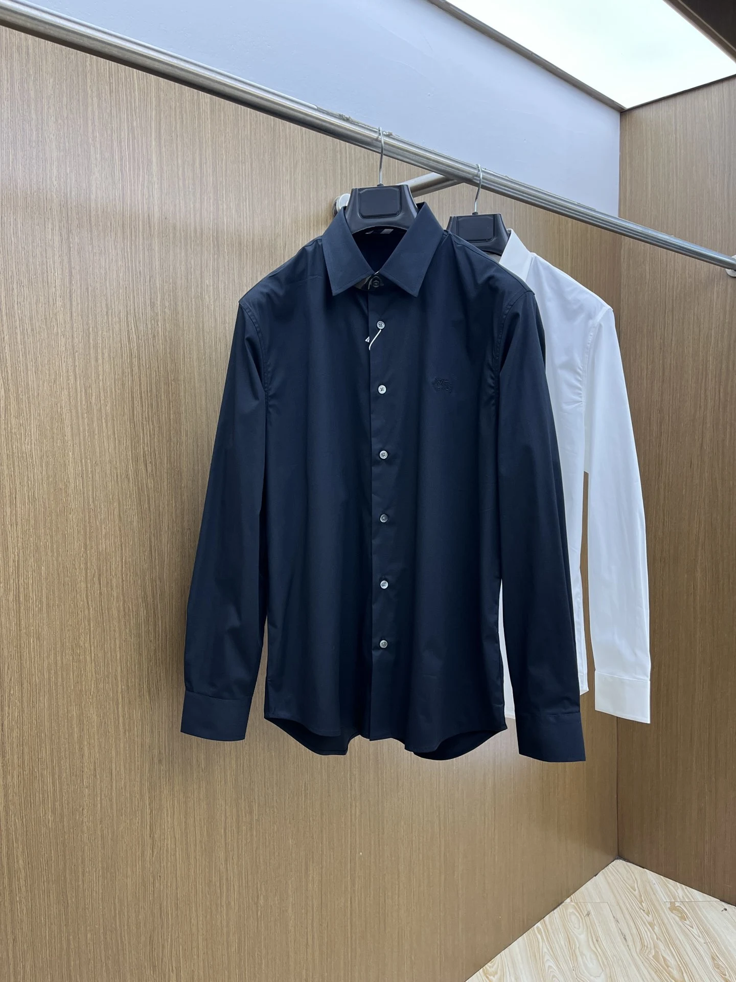 Shirts — 7868229b