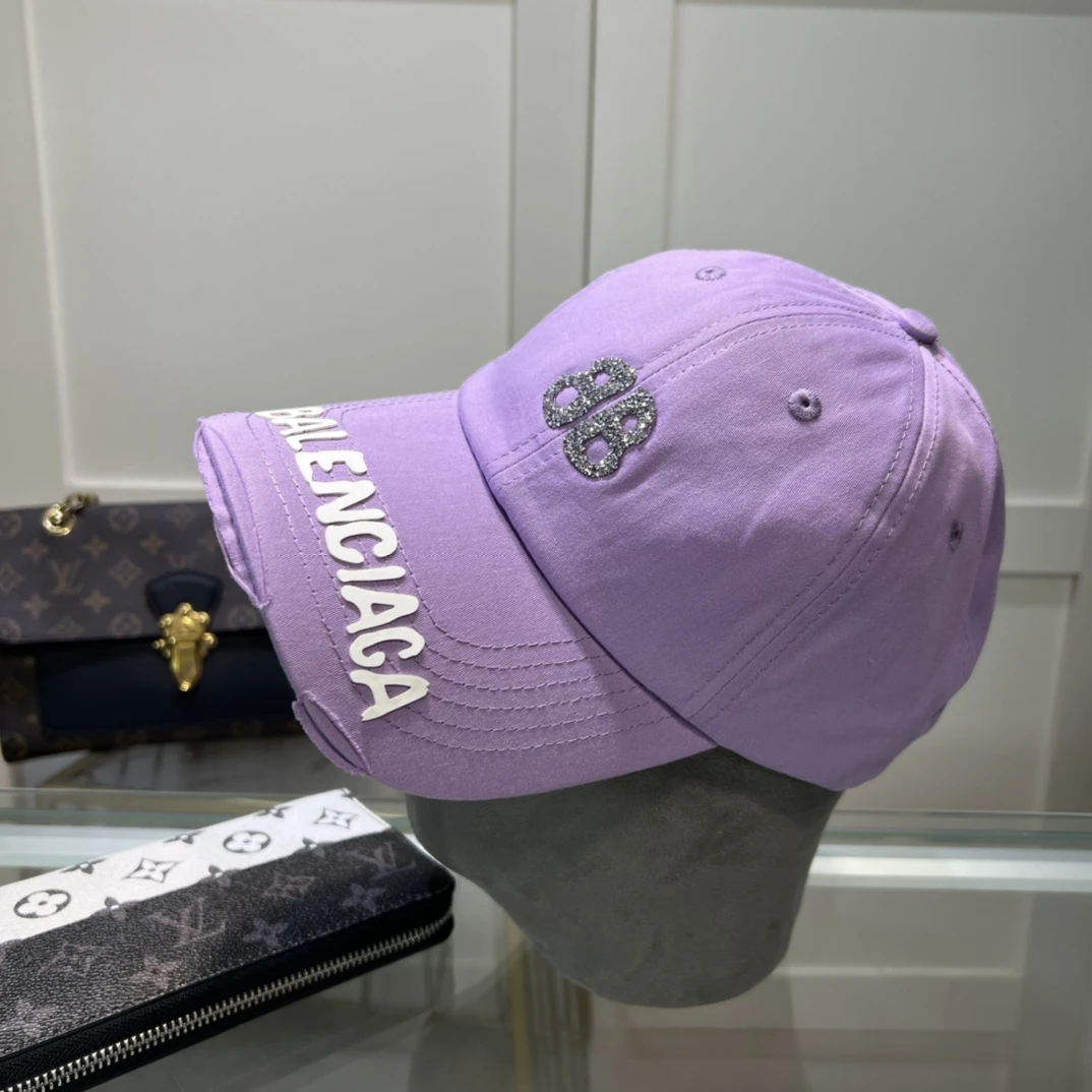 Balenciaga Hat — 43194366