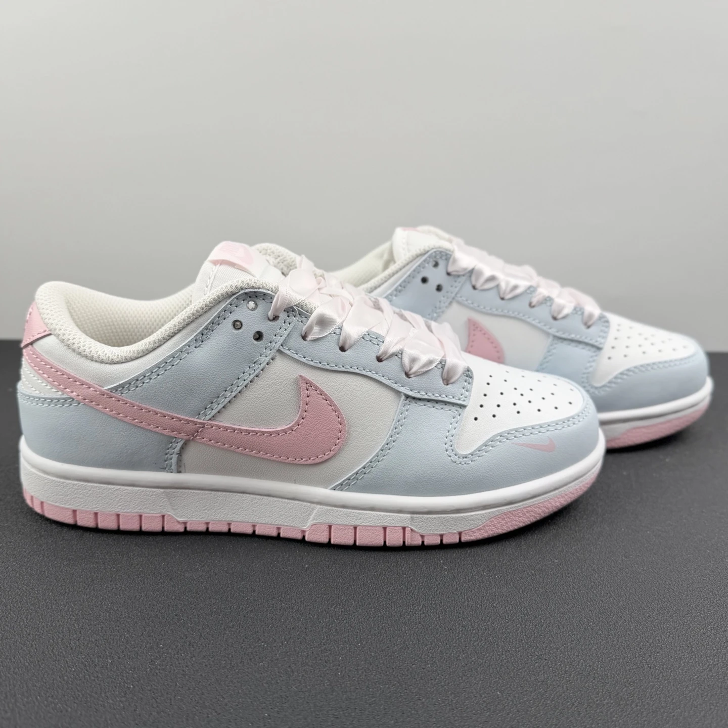 Nike Shoes — 7cbc4c8d