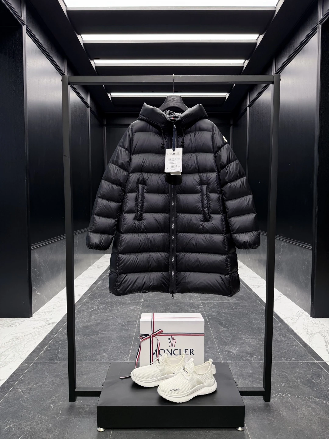 Moncler Down Jackets — 3b87a636