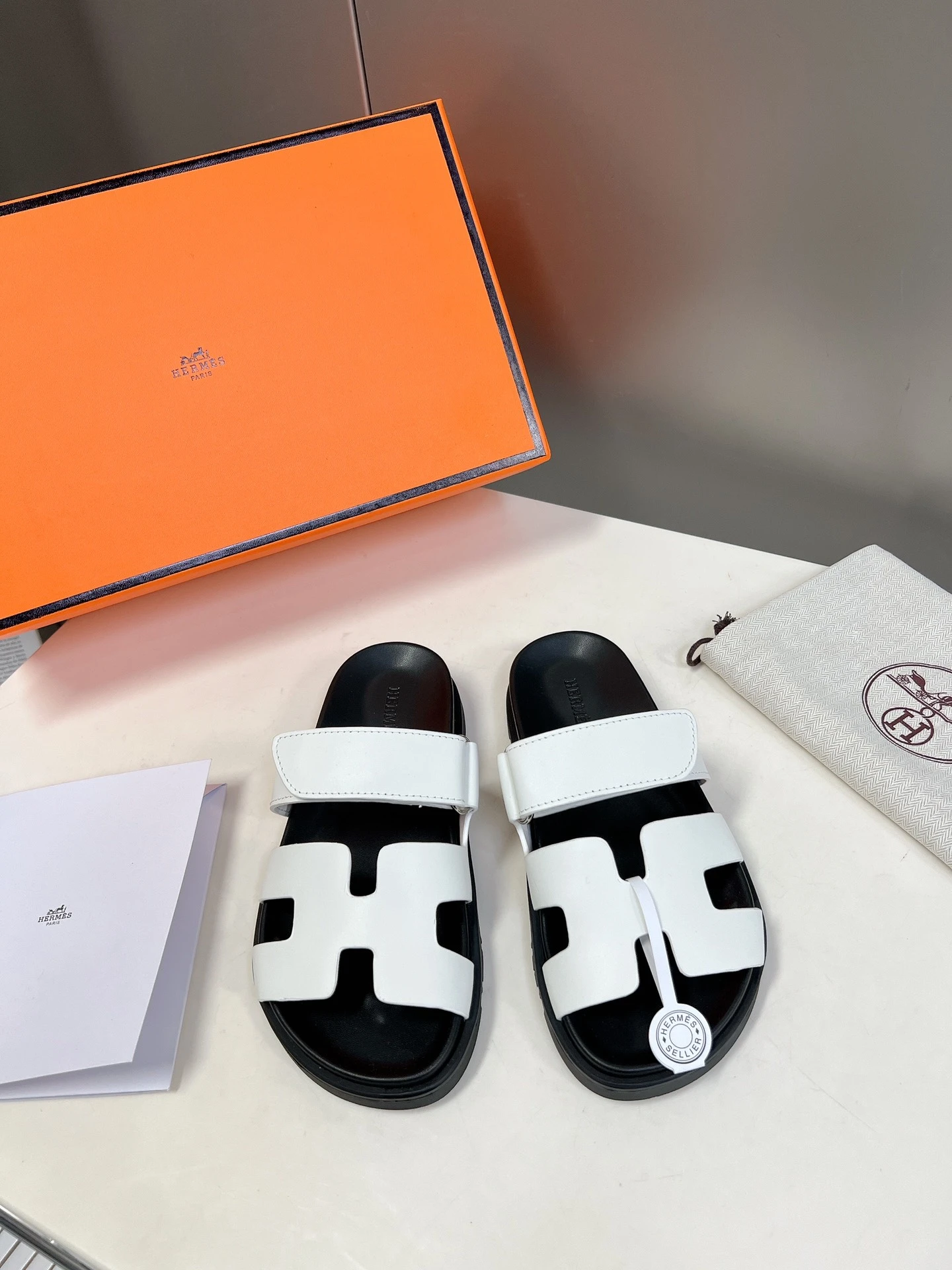 Hermès Slippers — d09441cd