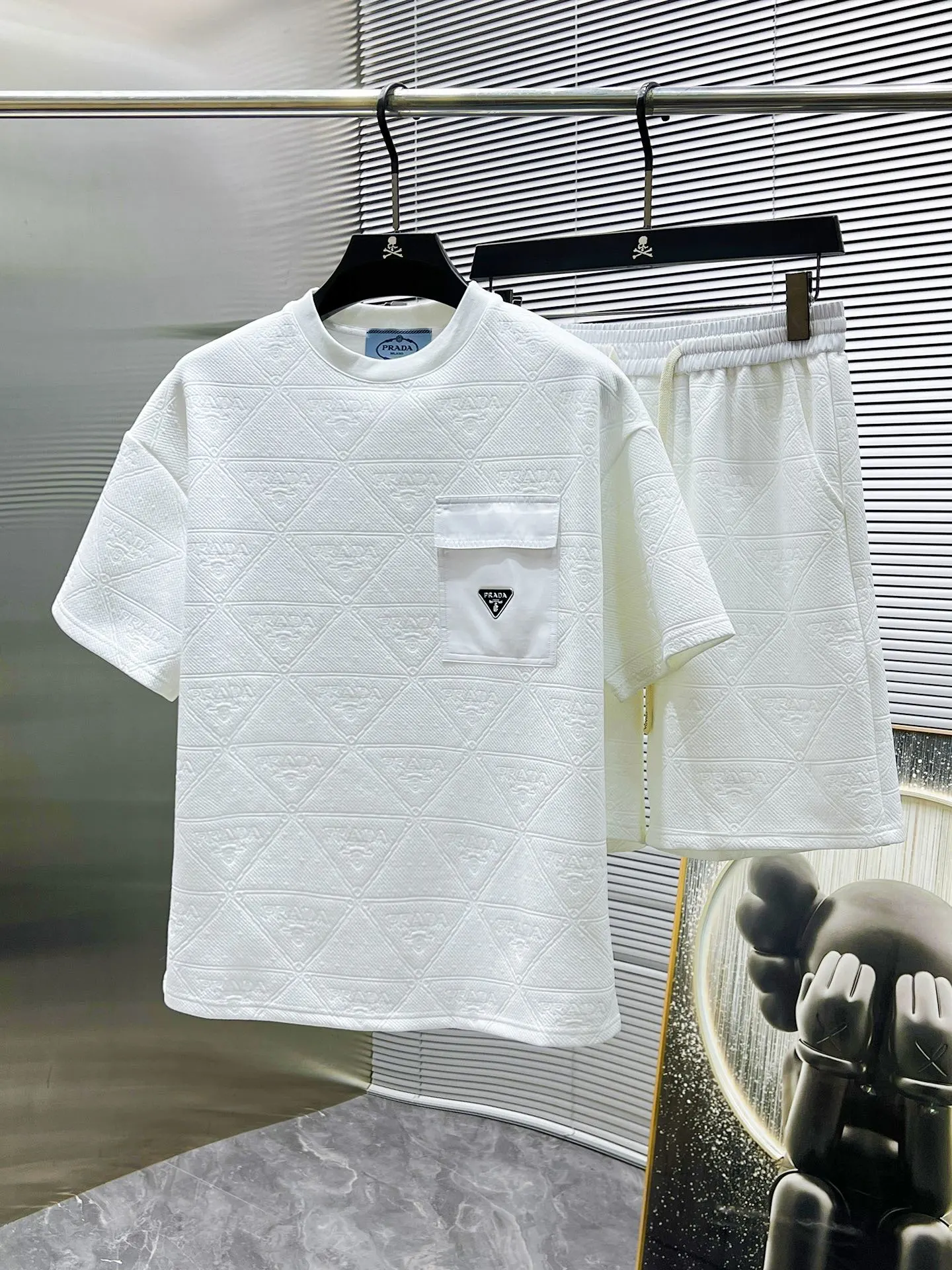 Prada T-Shirt — 234eda17