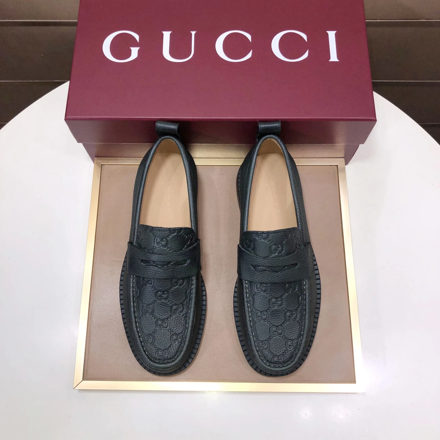 Gucci Dress Shoes — 53fec437