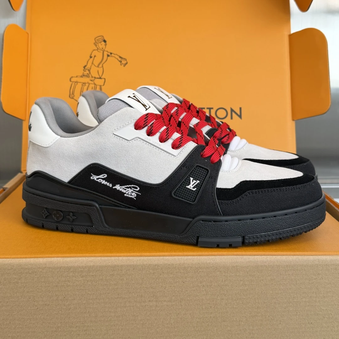 Louis Vuitton Sneakers — 8423c672