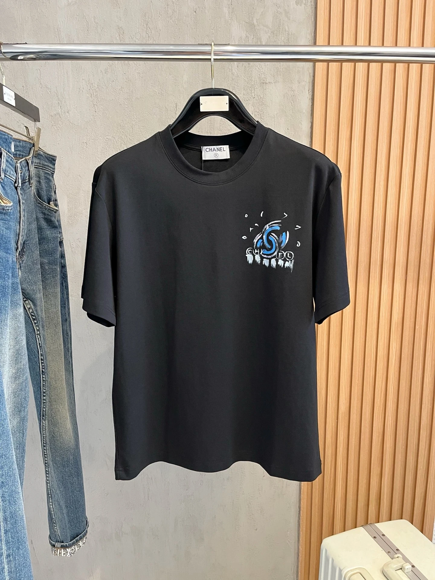 Chanel T-Shirt — f9ecd9e4