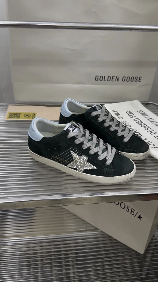 Golden Goose Sneakers — 4832579e