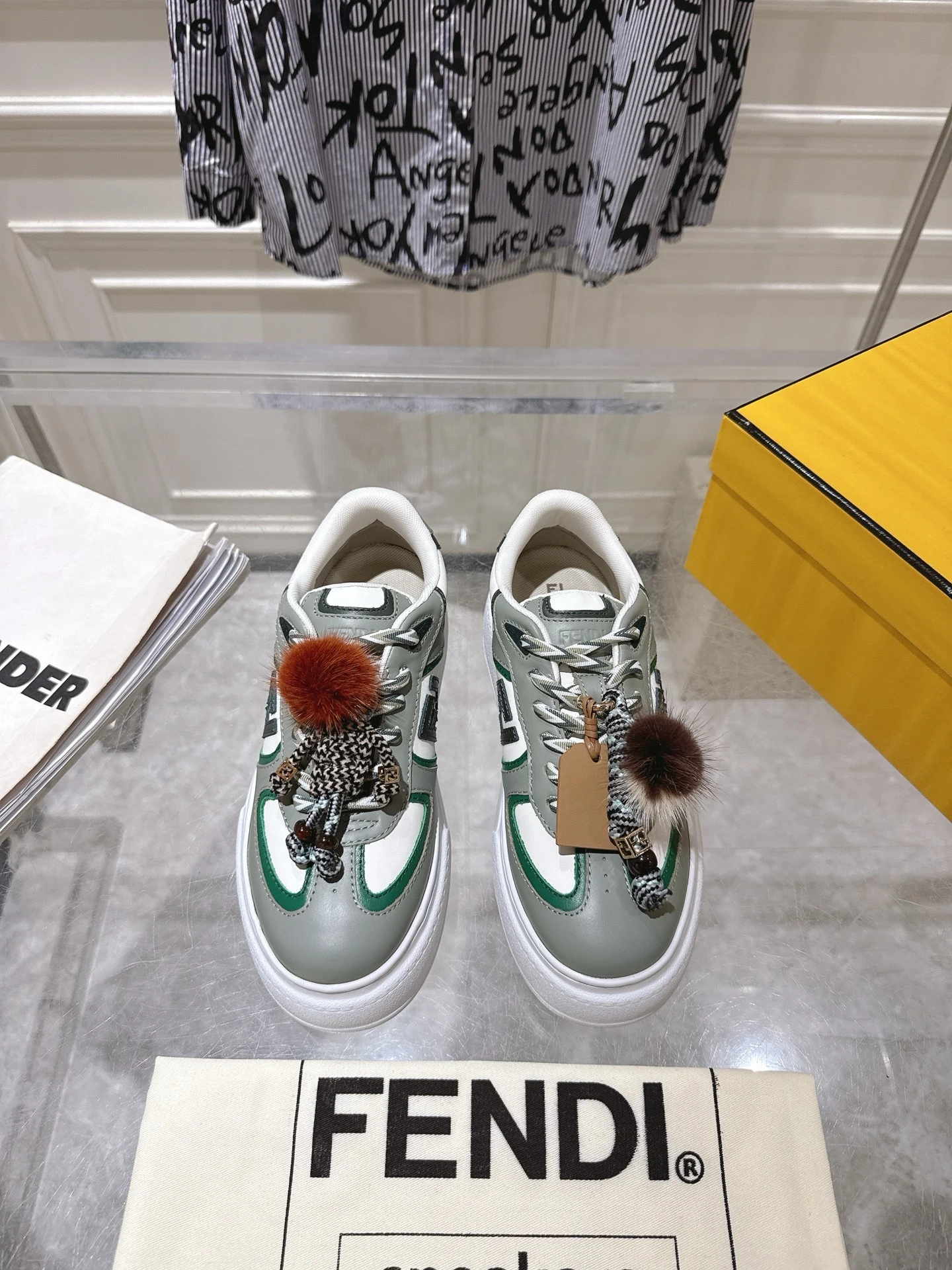 Fendi Sneakers — 5a599e59