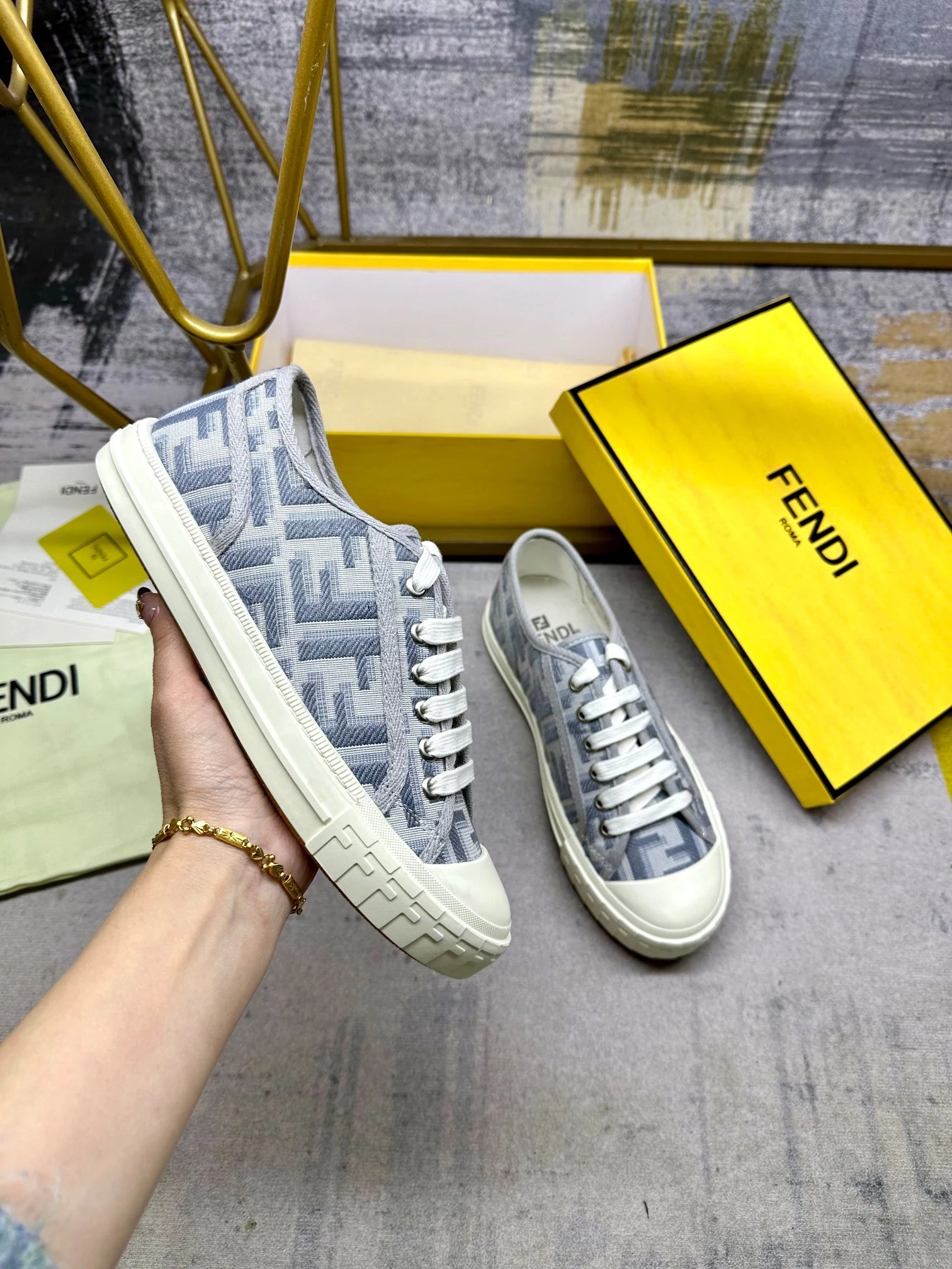 Fendi Sneakers — 7c5d7660