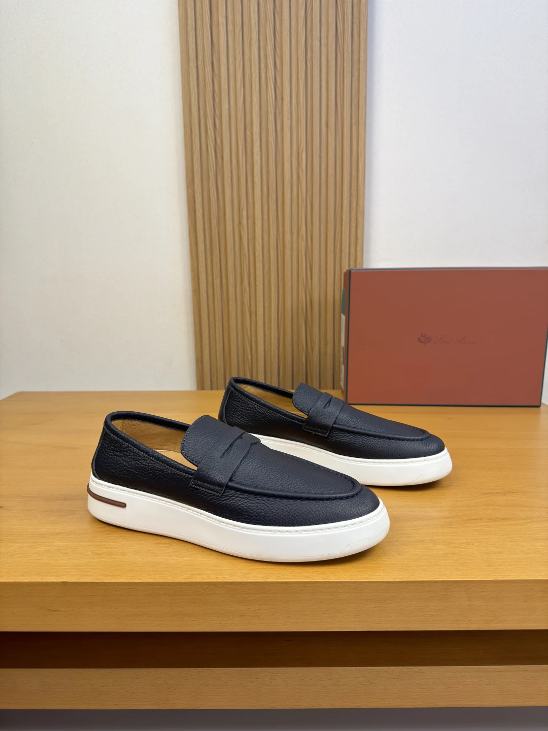 Loro Piana Sneakers — db536fc1