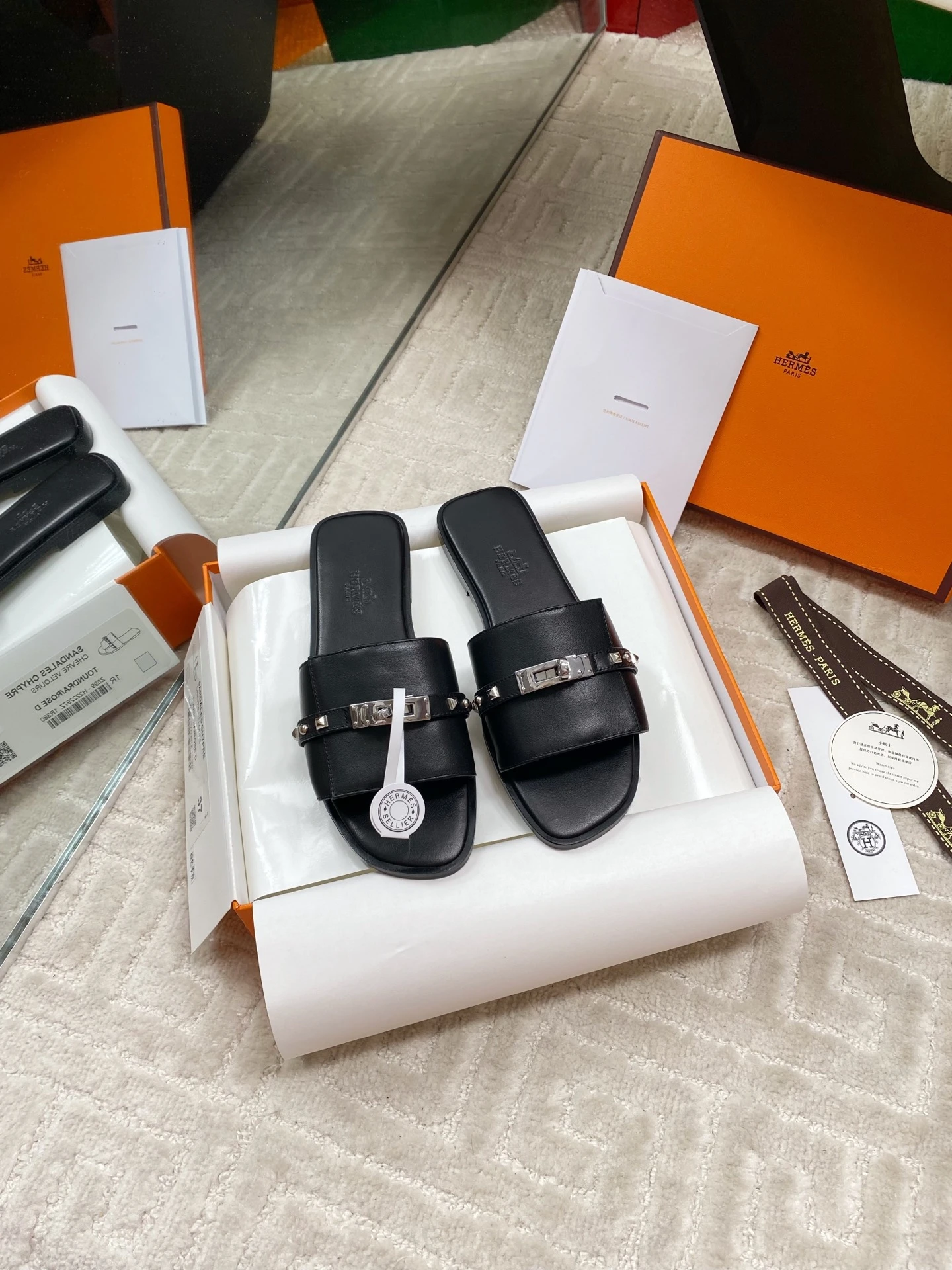 Hermès Slippers — d66fe7d5