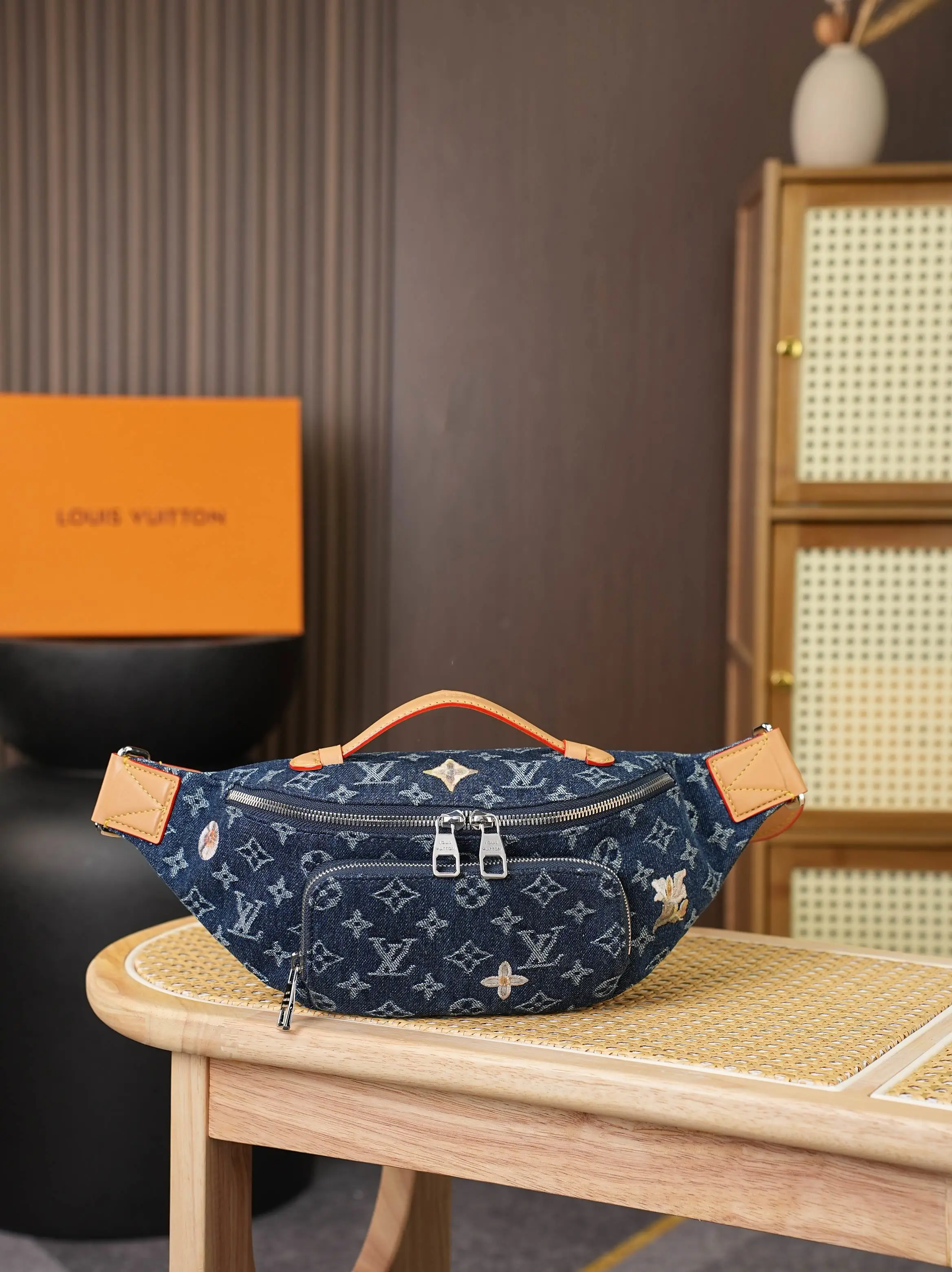 Louis Vuitton Bag — b4b8b344