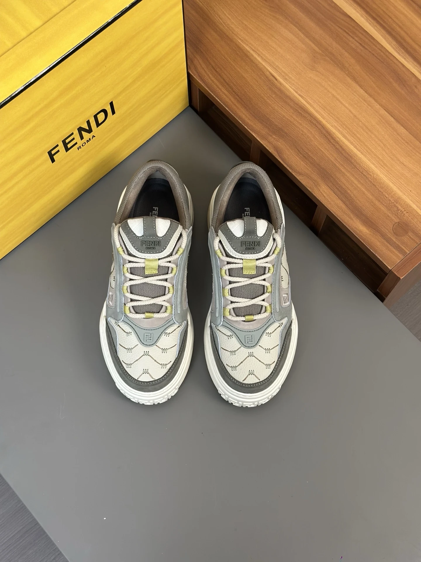 Fendi Sneakers — ec9b75e4