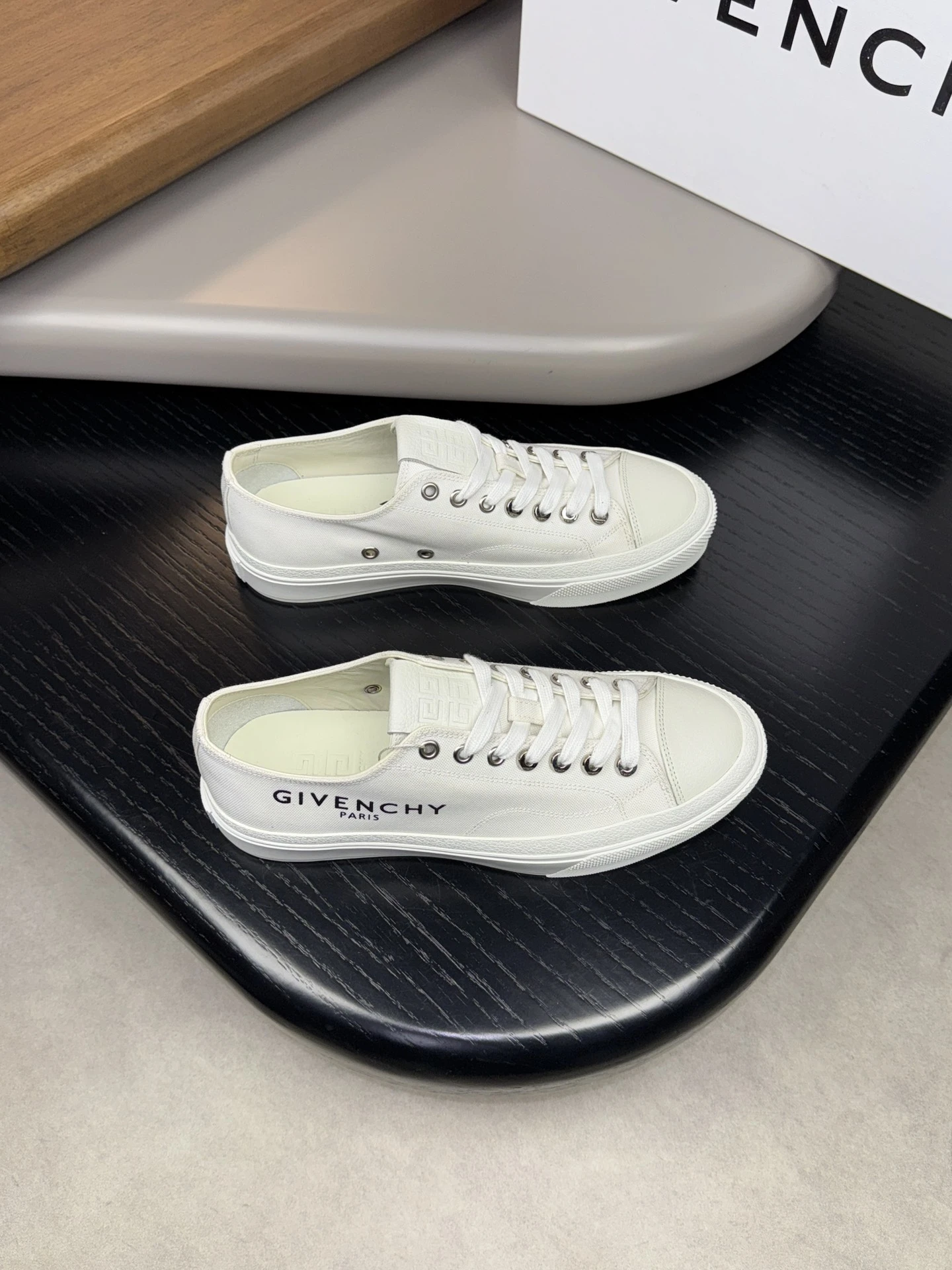 Givenchy Shoes — c3b82096